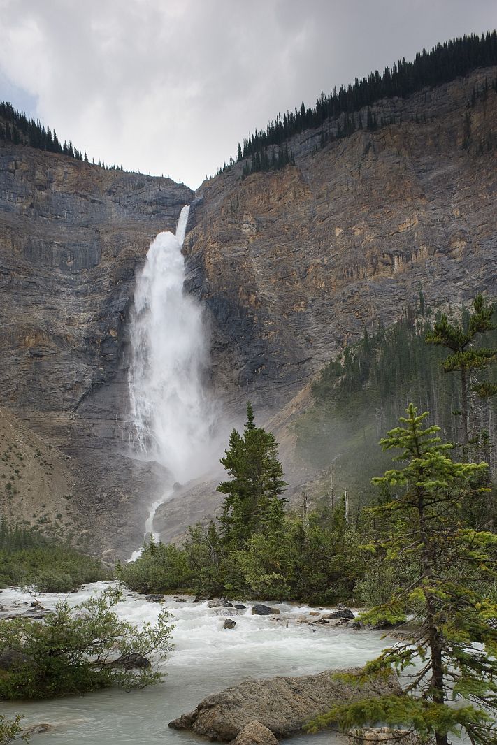 Takakkaw Falls, Yoho NP, Canada