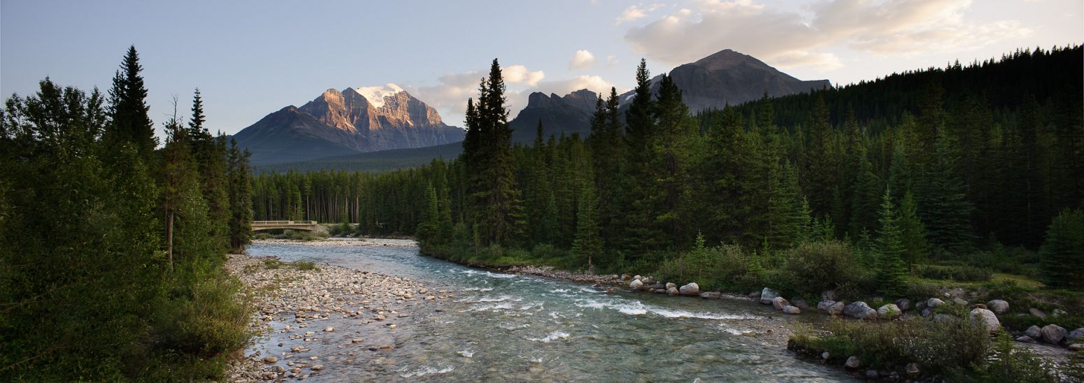 Bow River in Lake Louise, Banff NP, Alberta, Canada