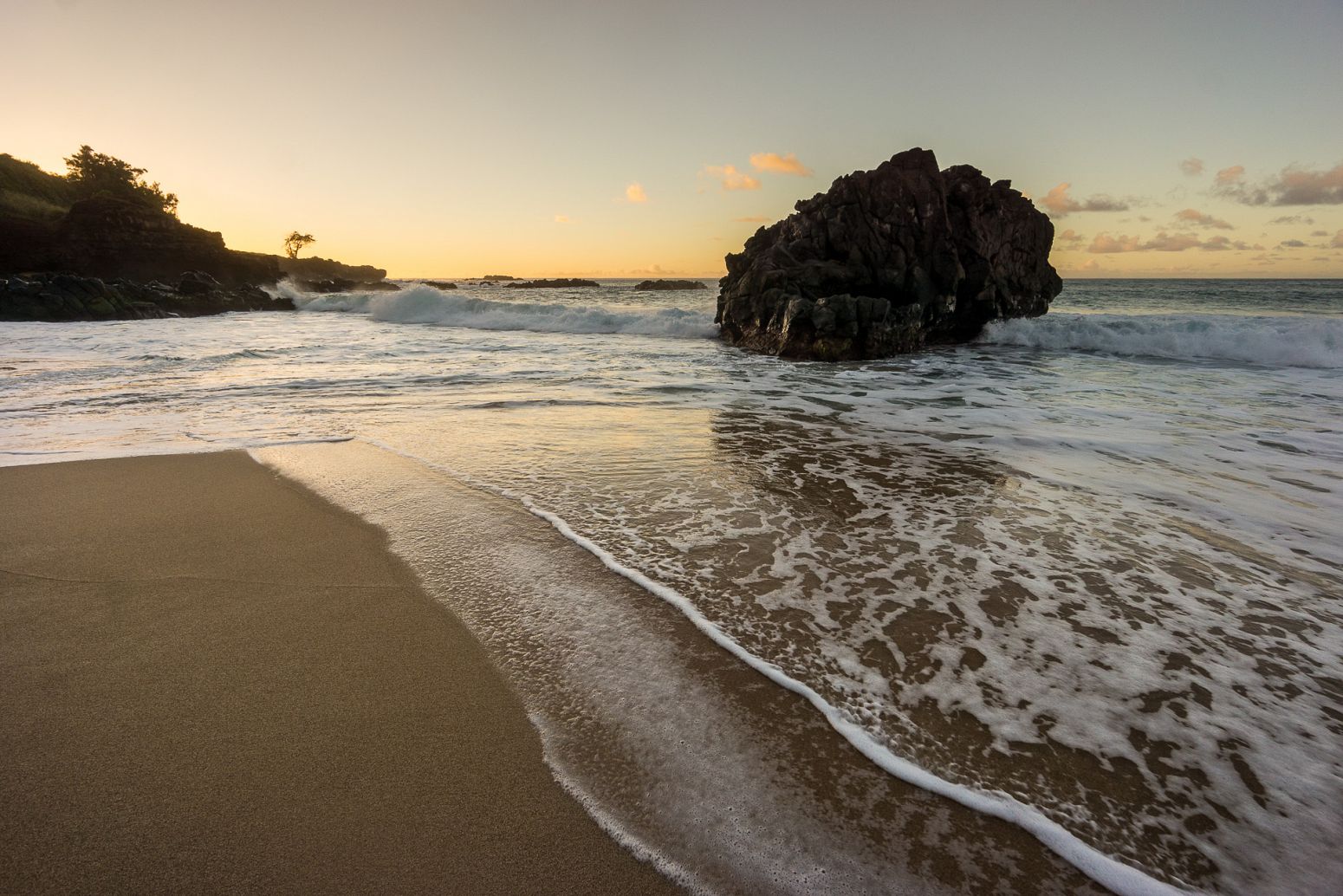 Waimea Bay Beach Park, Oahu, Hawaii, USA