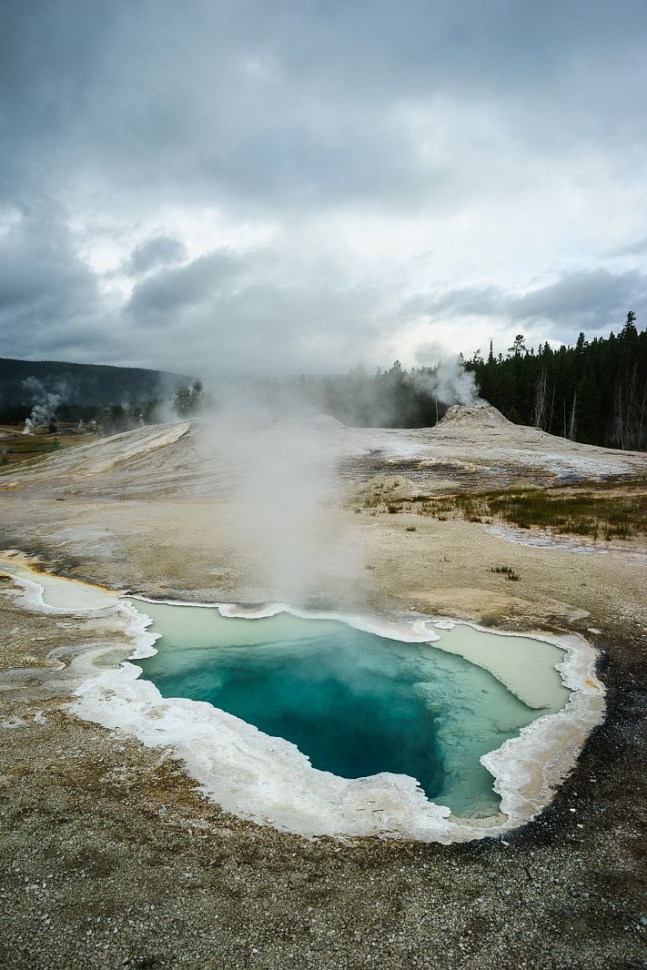 Heart Spring, Upper Geyser Basin, Yellowstone NP, Wyoming, USA