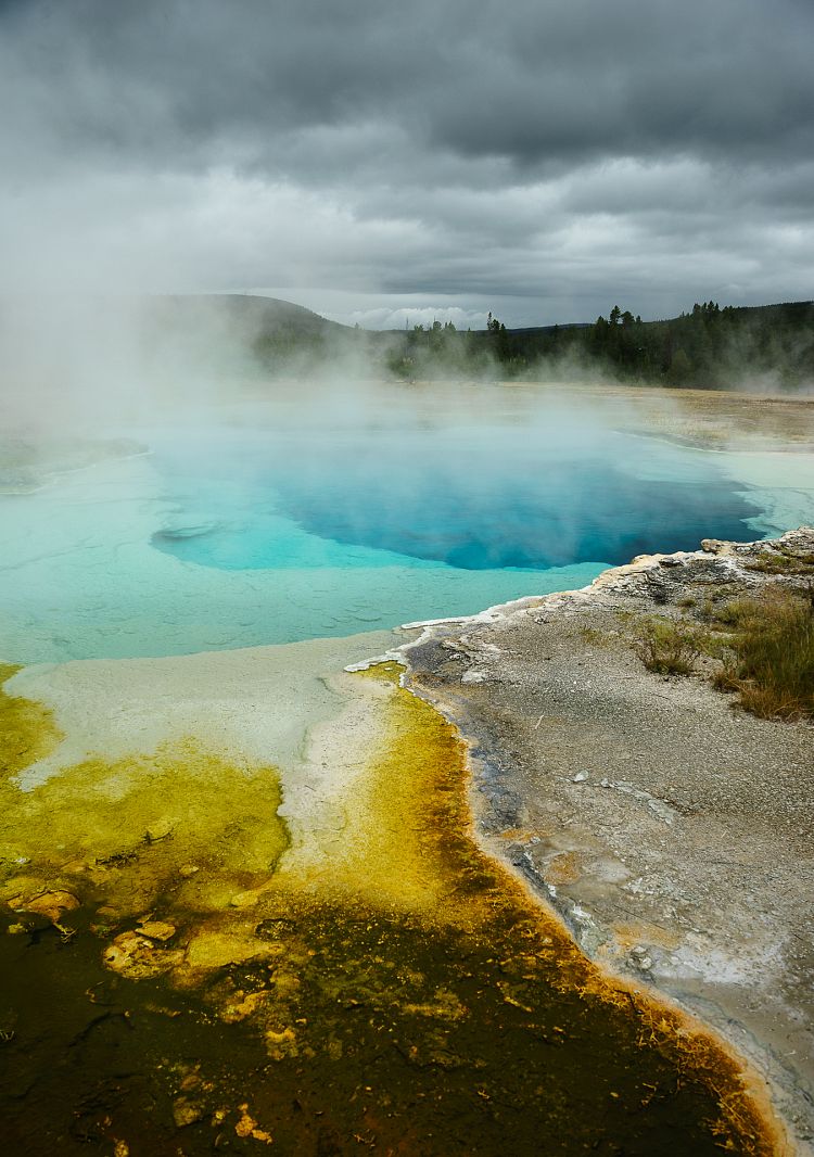 Sapphire Pool, Yellowstone NP, Wyoming, USA