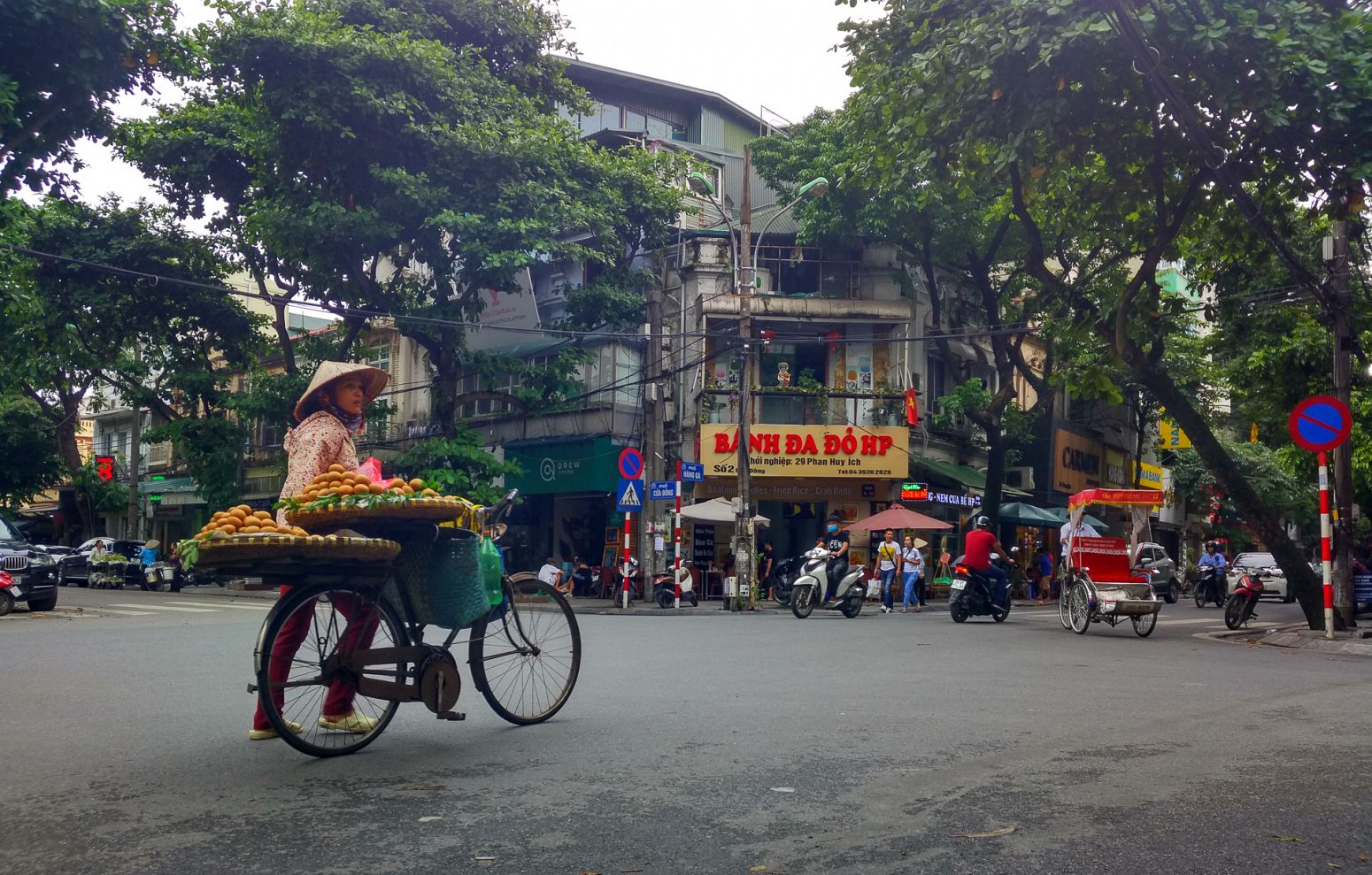 Street vendor, Hanoi, Vietnam