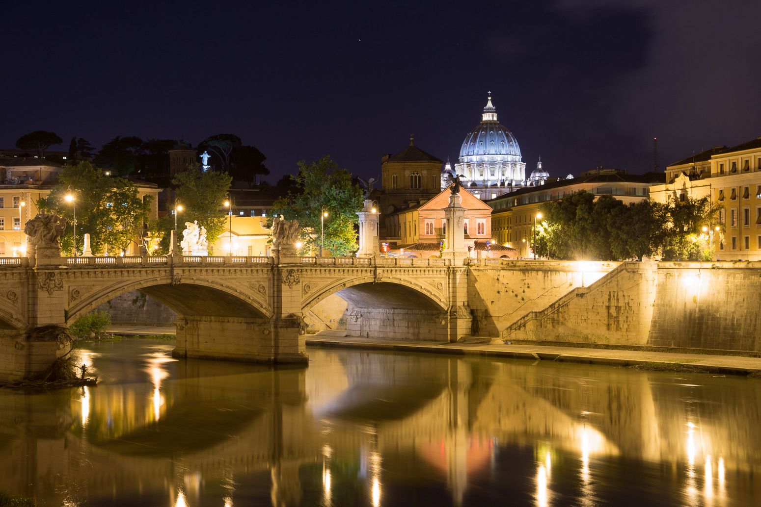 Basilica di San Pietro from Lungo Tevere, Roma, Italy